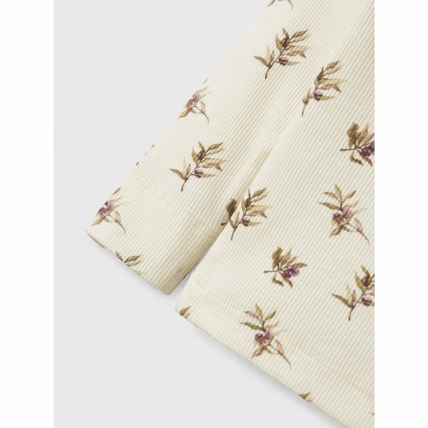 Wrinkle Free Care Tagless Design Lil'Atelier Turtledove Olive Gavo Els Slim Blouse