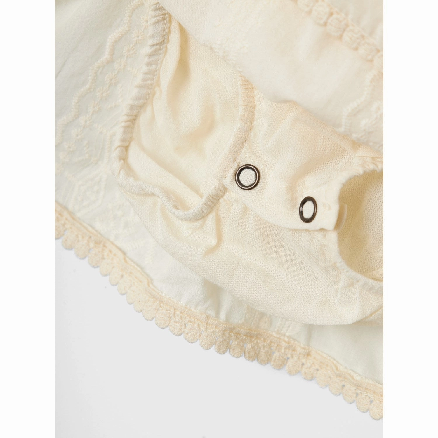 Sleek Movement Smart and Relaxed Lil'Atelier Turtledove Roso Body Dress