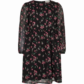 Street-Style Sofie Schnoor Black Dress