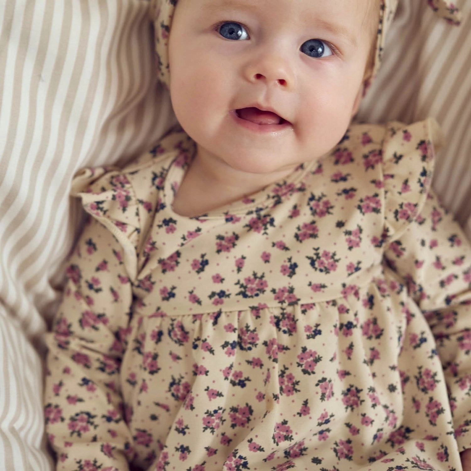 french chic Outdoor Scene M??sli Oak/ Nostalgia Rose/ Deep Green Zinna L/S Dress Body