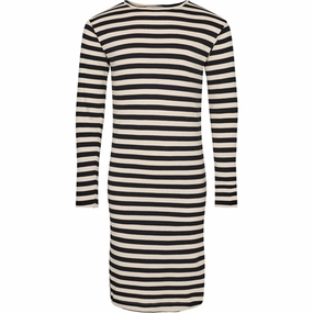 Smart and Elegant Sofie Schnoor Young Black Dress