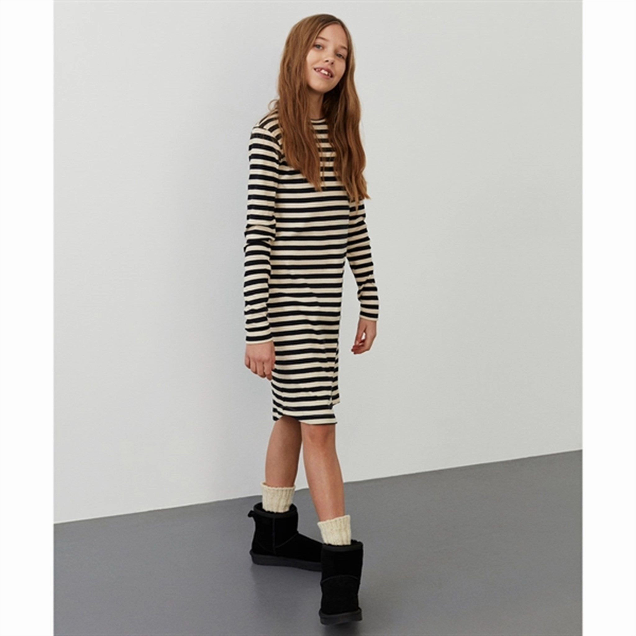 Sofie Schnoor Young Black Dress Happy Glow