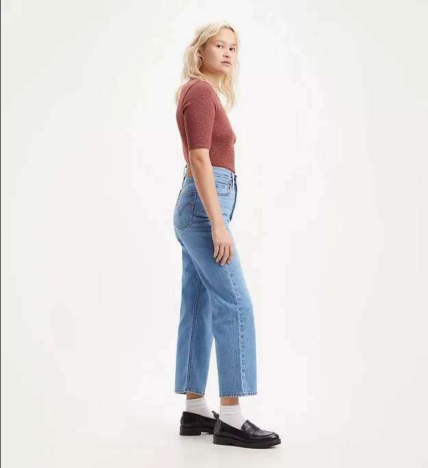 Chill Wear Thermal Regulating Fabric Levi's Jeans Ribcage dritti alla caviglia 726930130 indaco chiaro indossato