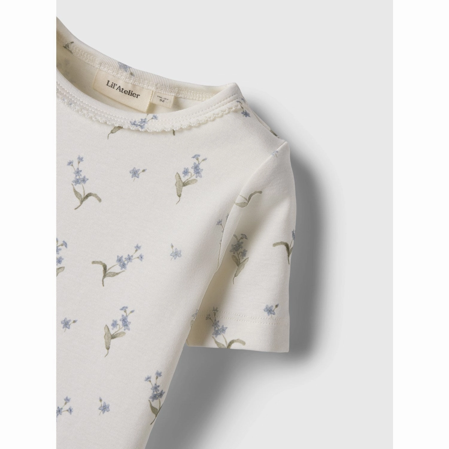 Sleek And Stylish Lil'Atelier Coconut Milk Forget Me Not Gayo Sig Slim T-Shirt