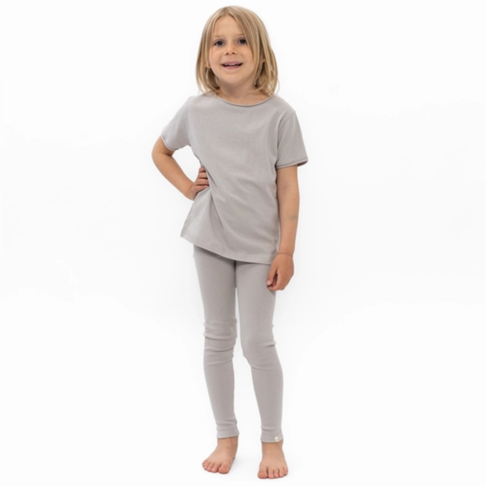 Weekend Style Timeless Style Minimalisma Lin T-shirt Dolphin