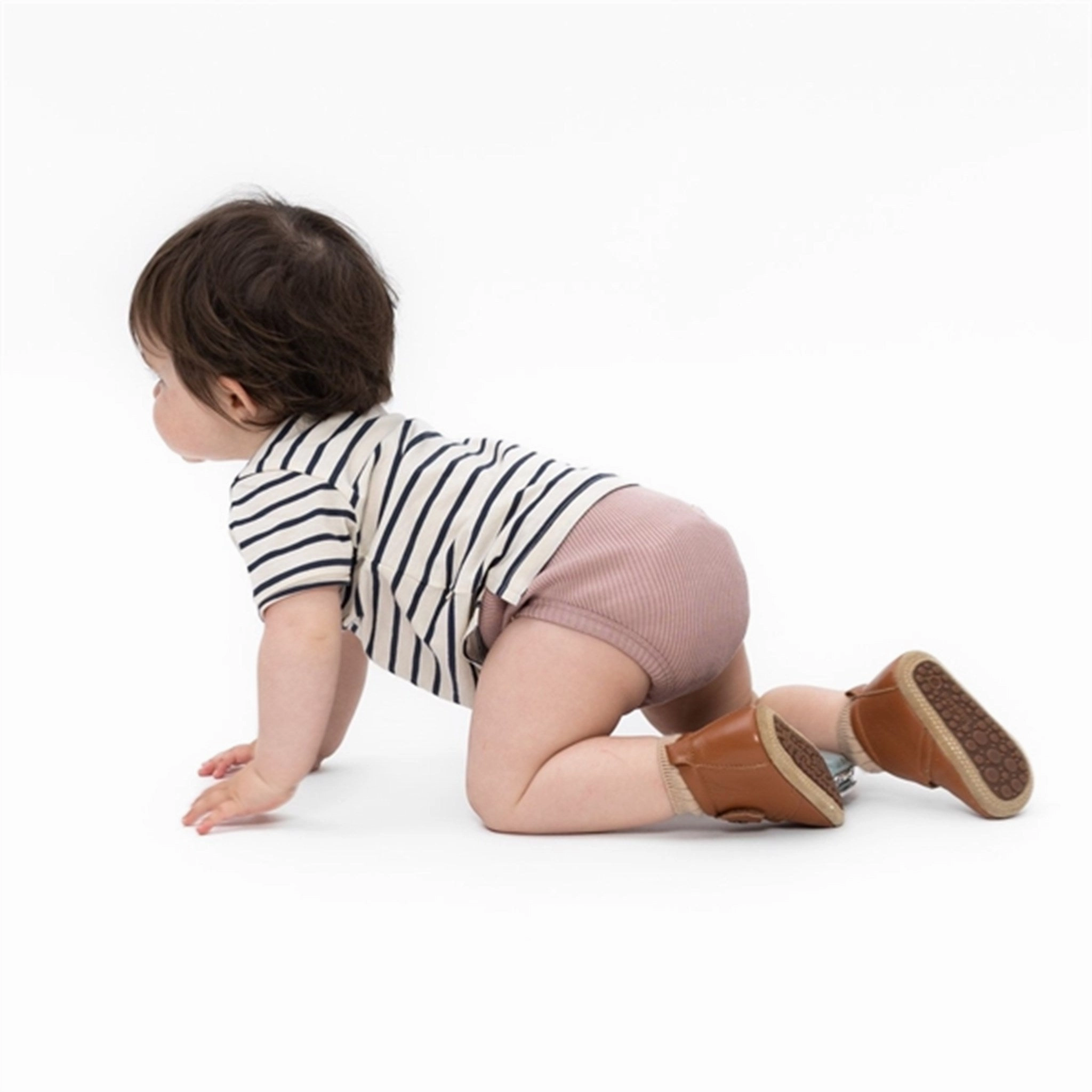 Minimalisma Lin T-shirt Sailor Athletic Comfort Wear Travel Essential