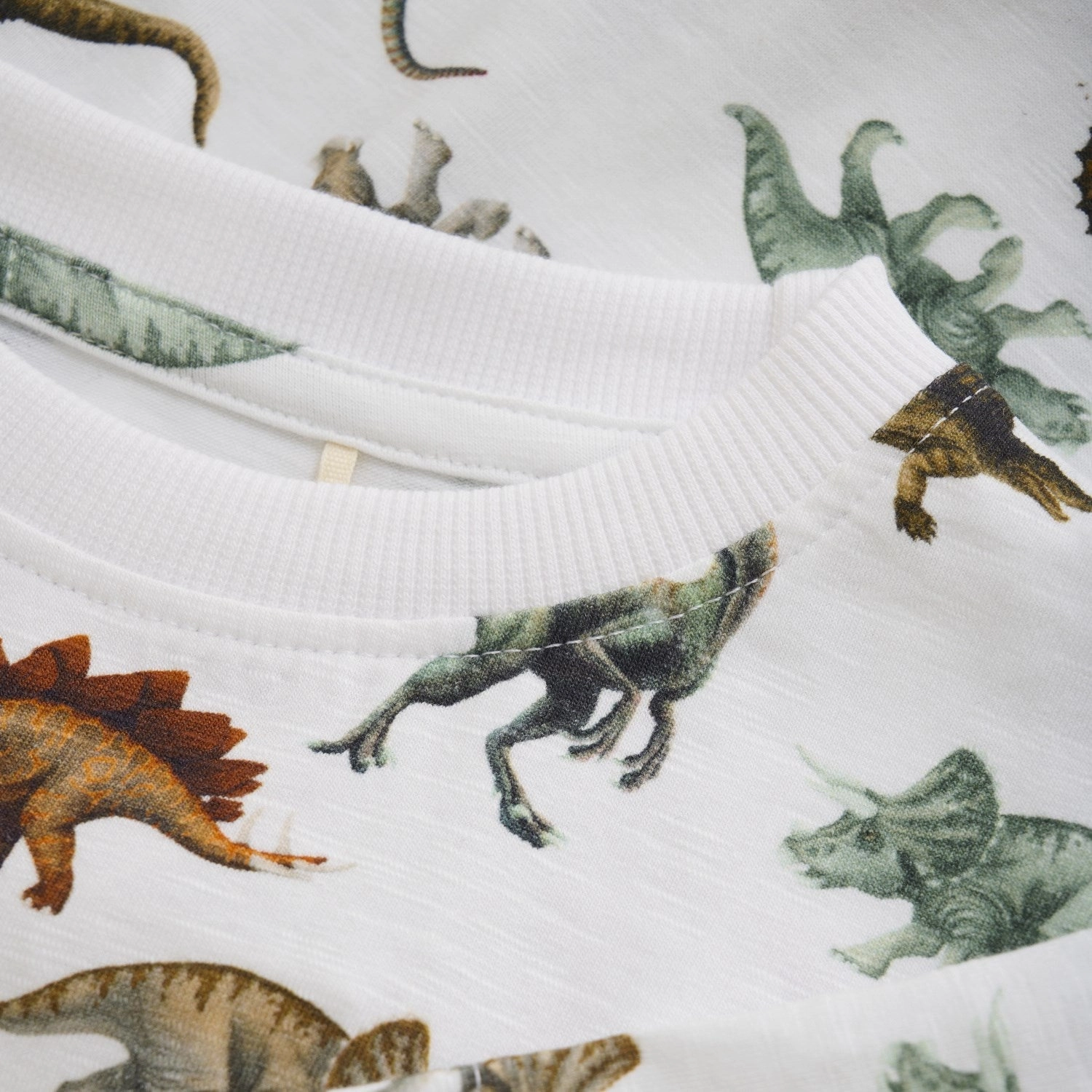 SoftenedNeckline Minymo Bright White T-Shirt AOP