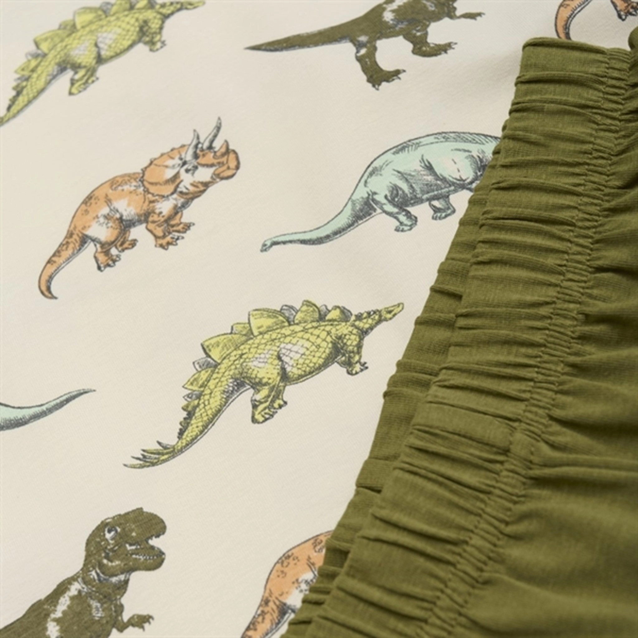 Wrinkle resistant fabric Minymo Pristine 2-delt Set AOP