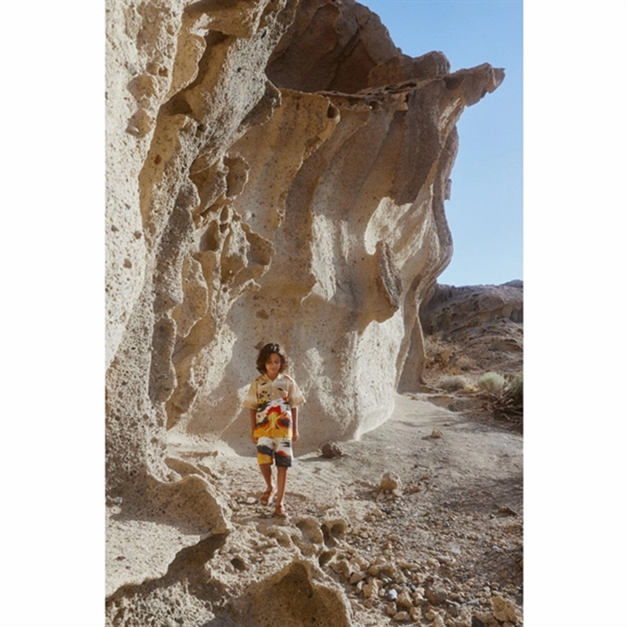 Molo Alien Tourists Rui Short-Sleeve Shirt Odor Control Technology Standalone Option