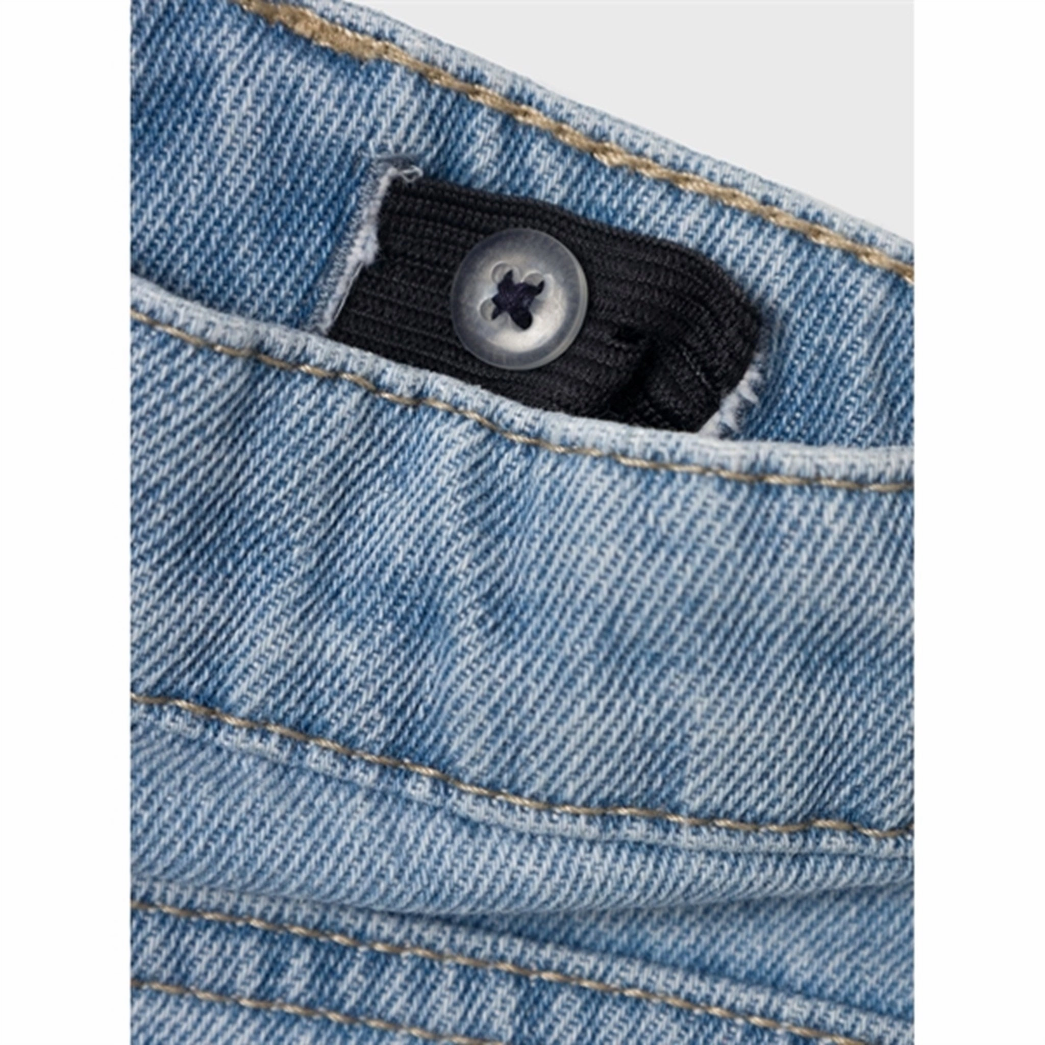 Hidden Rivet Details Trusted Outfit Name it Light Blue Denim Bella Mom Jeans Noos