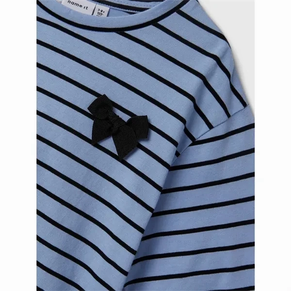 Name it Serenity Hellamia Short Top Seam Free Shoulders Chill Wear