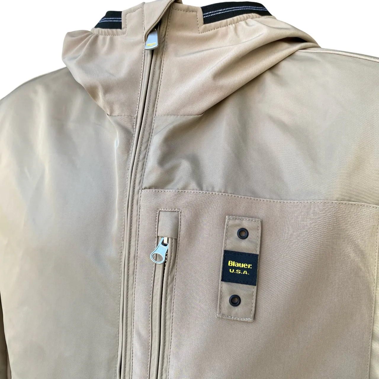 warm material Insulated Layer Blauer giubbino da uomo con cappuccio Rundel 25SBLUC01219-007108 beige