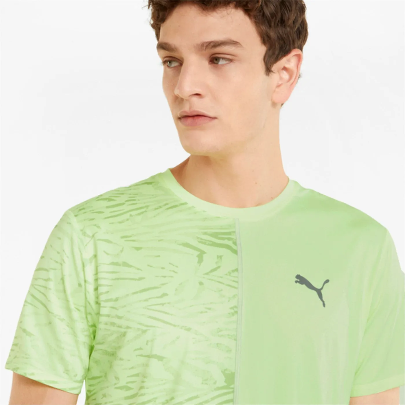 Stretchable Armholes Puma RUN Graphic SS Tee M 521402-37 fizzy light
