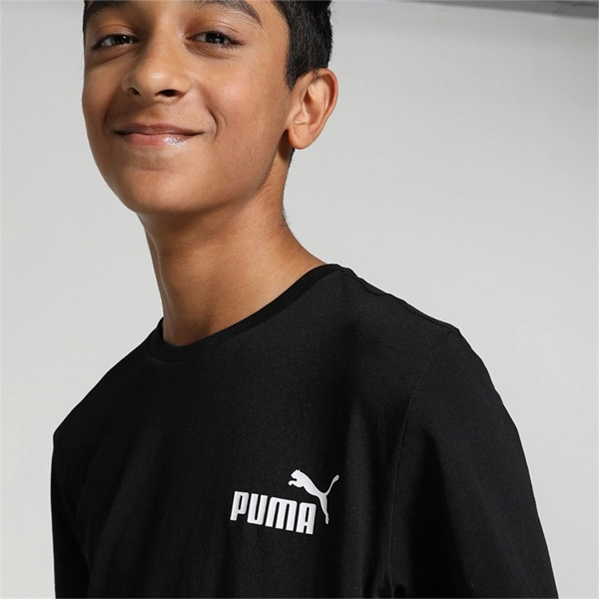 Puma Ess Small Logo T-Shirt Black Glossy Look