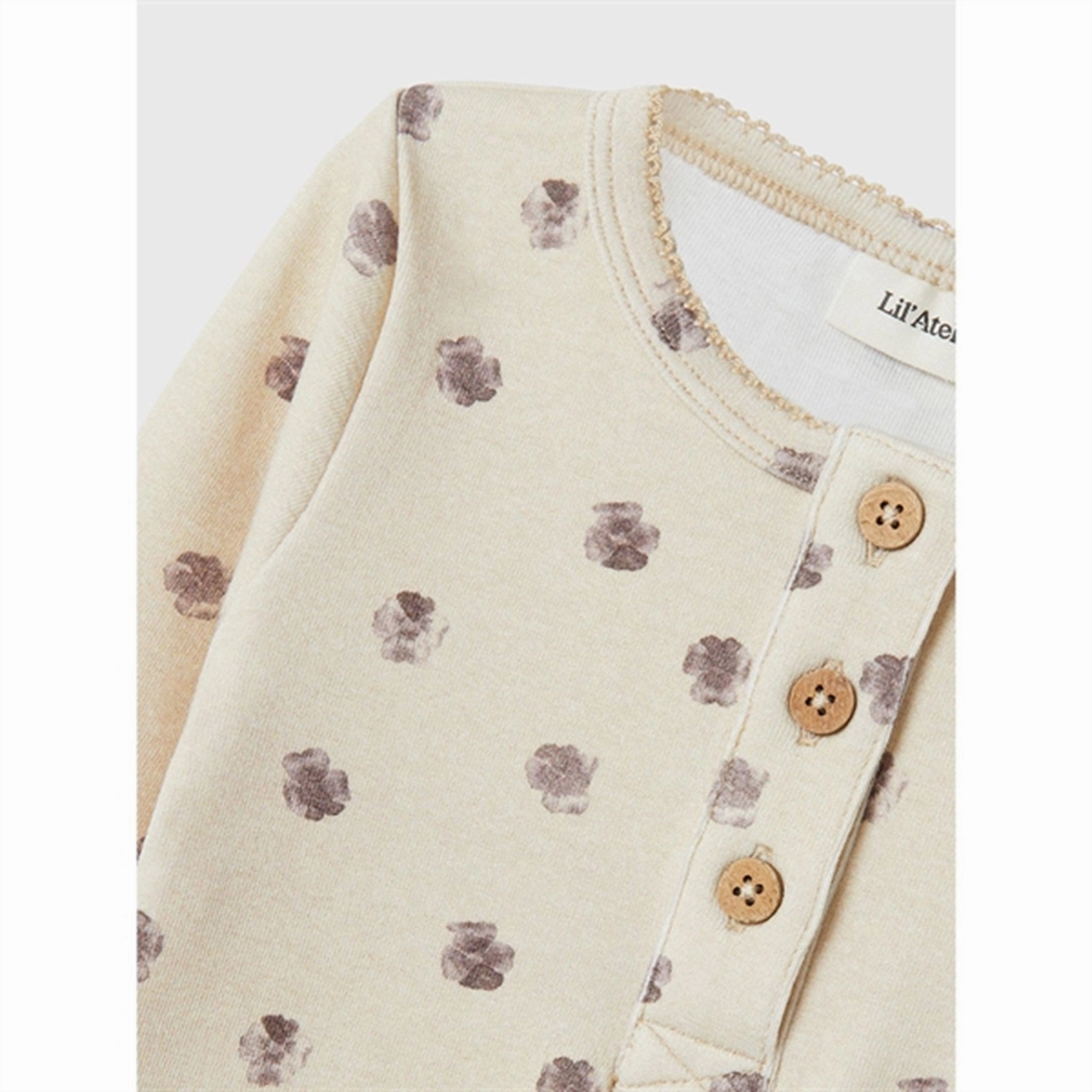 Lil'Atelier Fog Flower Gaya Slim Blouse Luxurious Feel Vibrant Hue