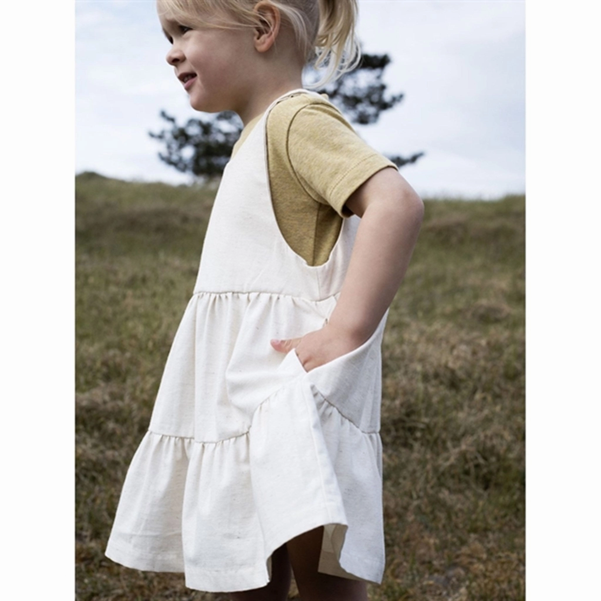 Sporty Fashion Active Lifestyle Serendipity Chamomile T-shirt