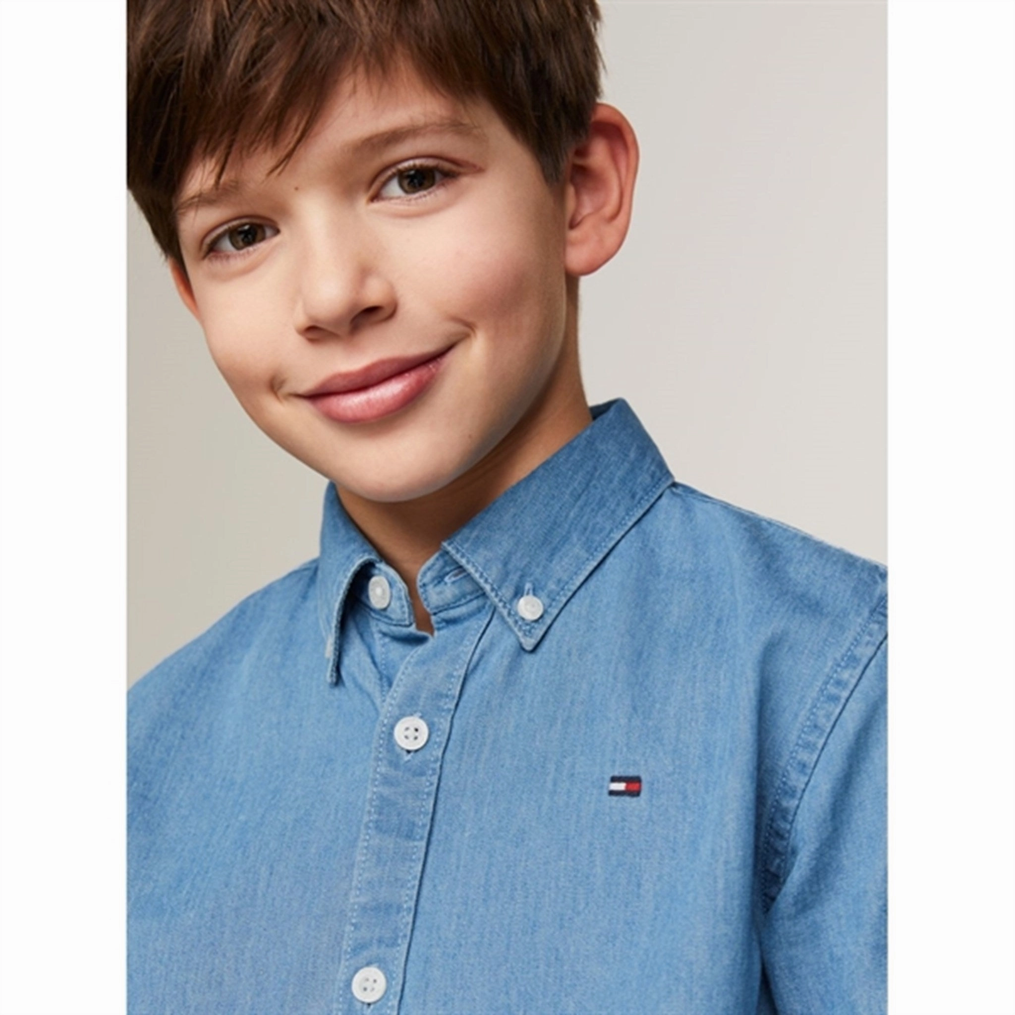 Tommy Hilfiger Denim Chambray Shirt Denim Light Wash Breathable Material Beach Ready