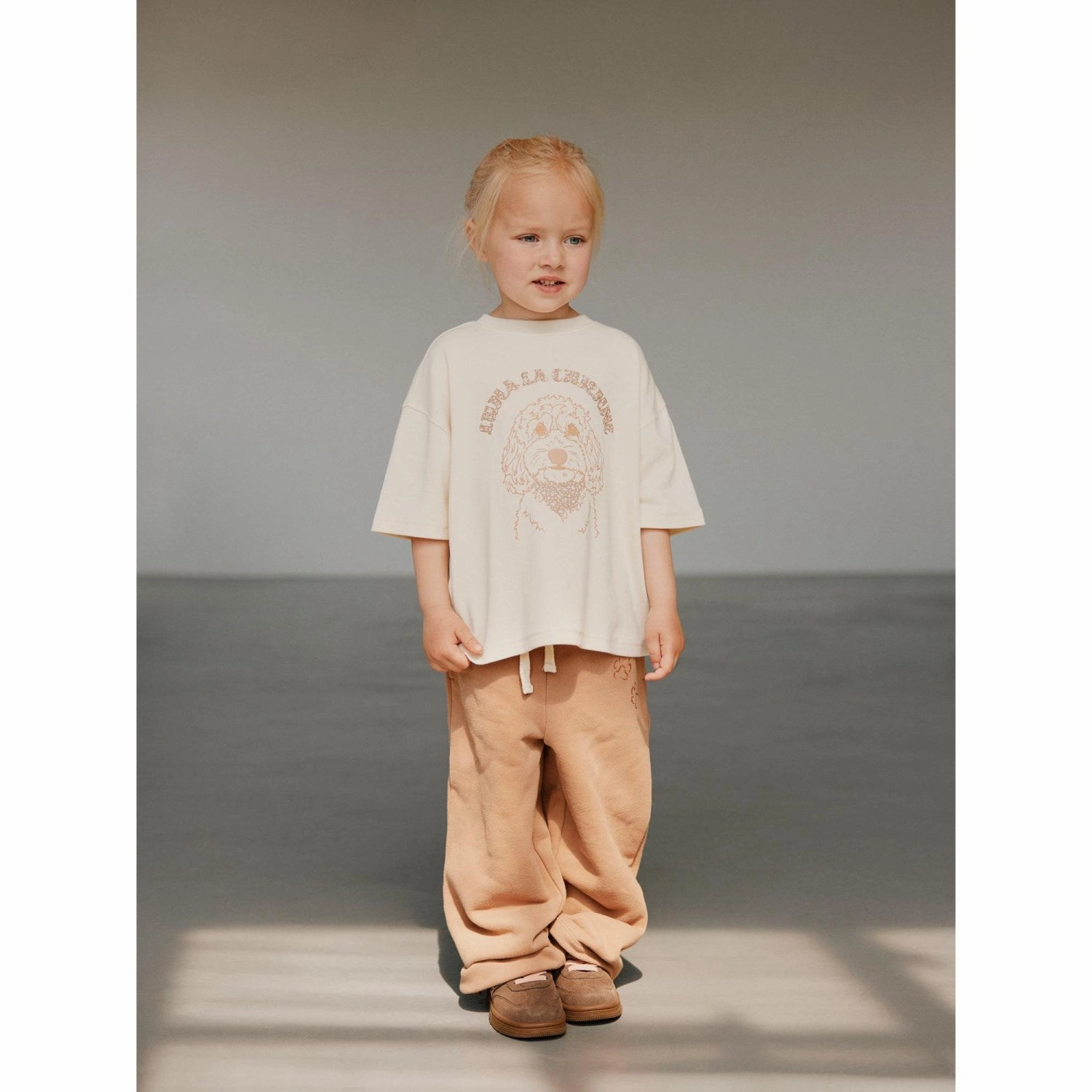 Sofie Schnoor Antique White T-Shirt Street Comfort Style Simple Chic