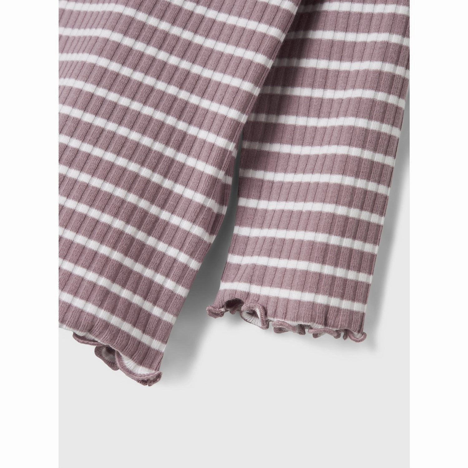 Snug fit Name It Elderberry Bright White Vemma Slim Blouse