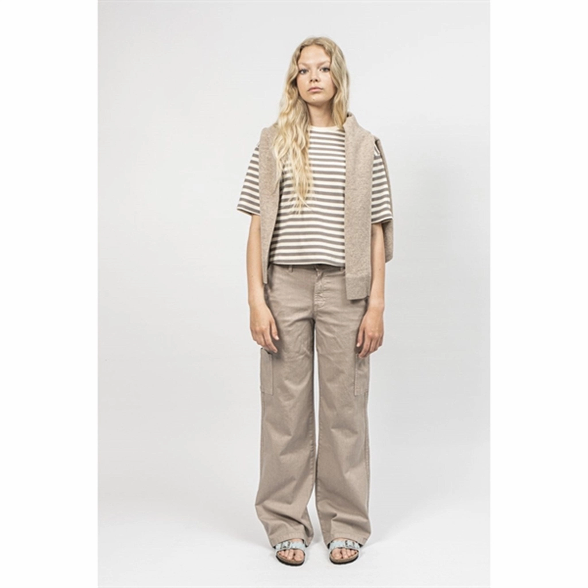 Sofie Schnoor Steel Grey T-Shirt Street Fashion Stylish piece