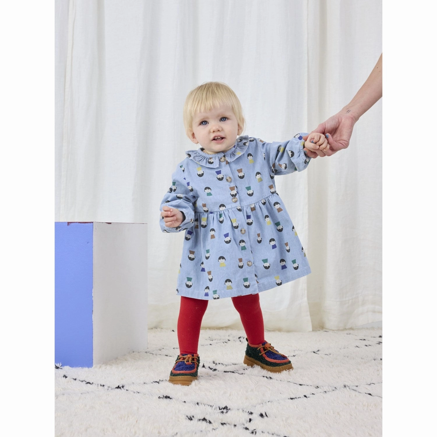 soft look Brunch Fit Bobo Choses Light Blue Game Pawns All Over Light Denim Dress