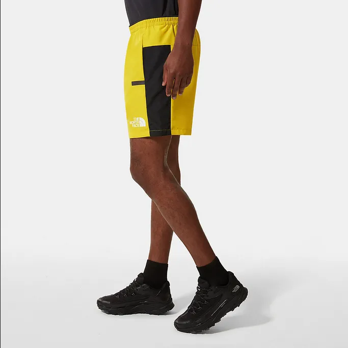 The North Face Short Mountain Athletics da uomo NF0A5IEWY7C acid yellow-black Wrinkle Free Weave Breathable Cut