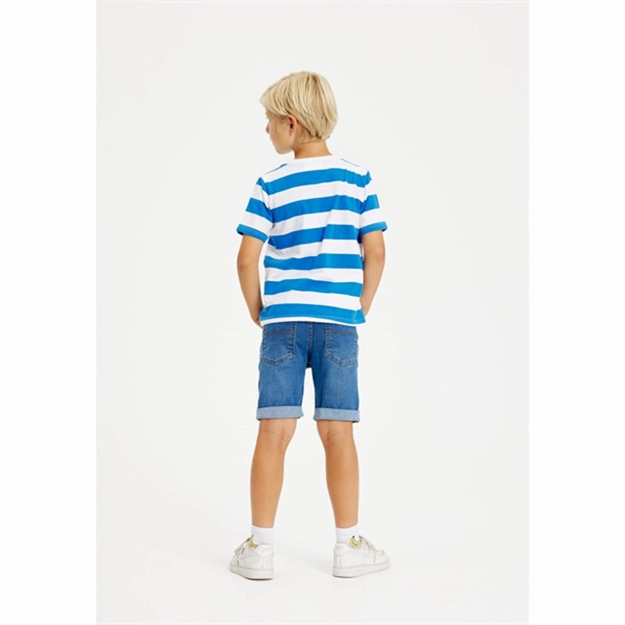 Fuzz Free Surface THE NEW Daphne Gunnar T-shirt