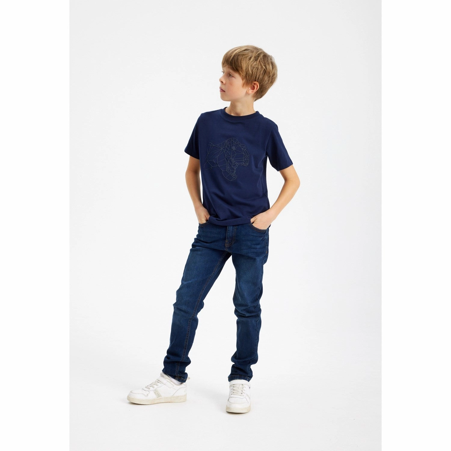 Classic Style Trend Fashion Layer The New Navy Blazer Lamaro T-Shirt