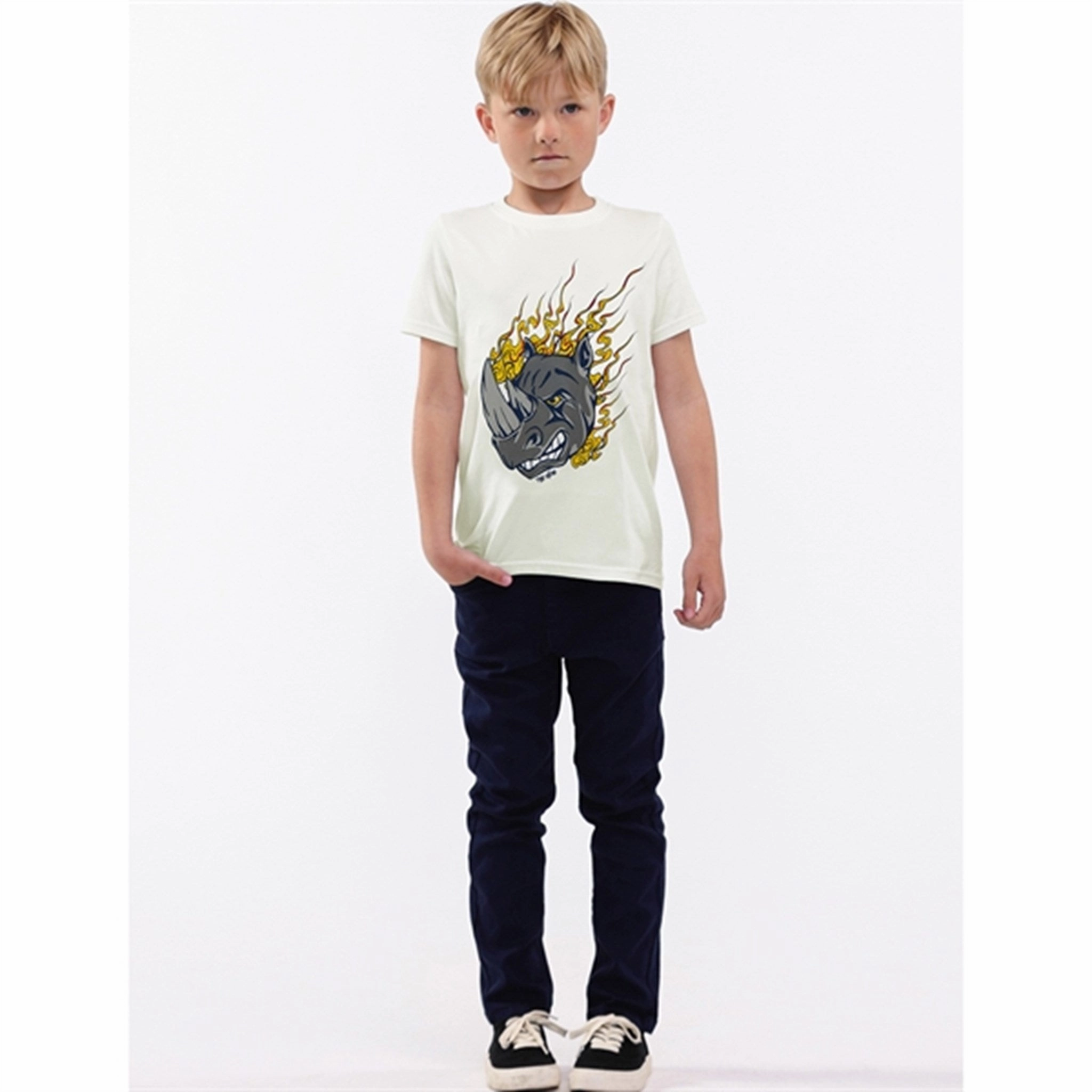 Minimalist Design Timeless casual wear THE NEW White Swan Fose T-shirt