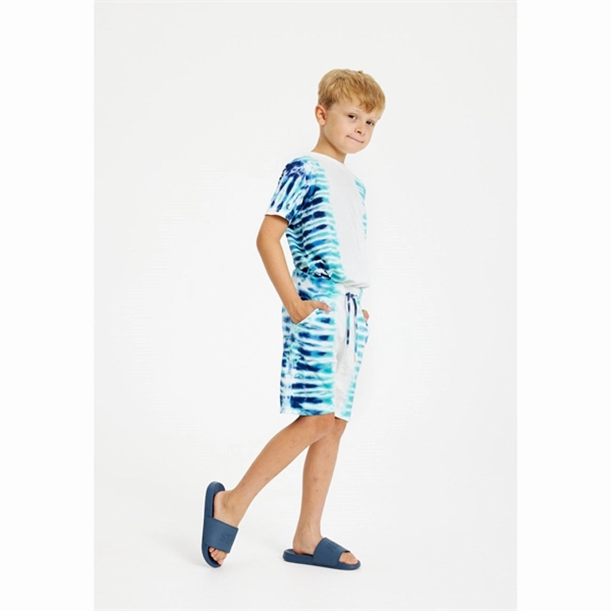 THE NEW White Swan Gabriel T-shirt Stylish Look