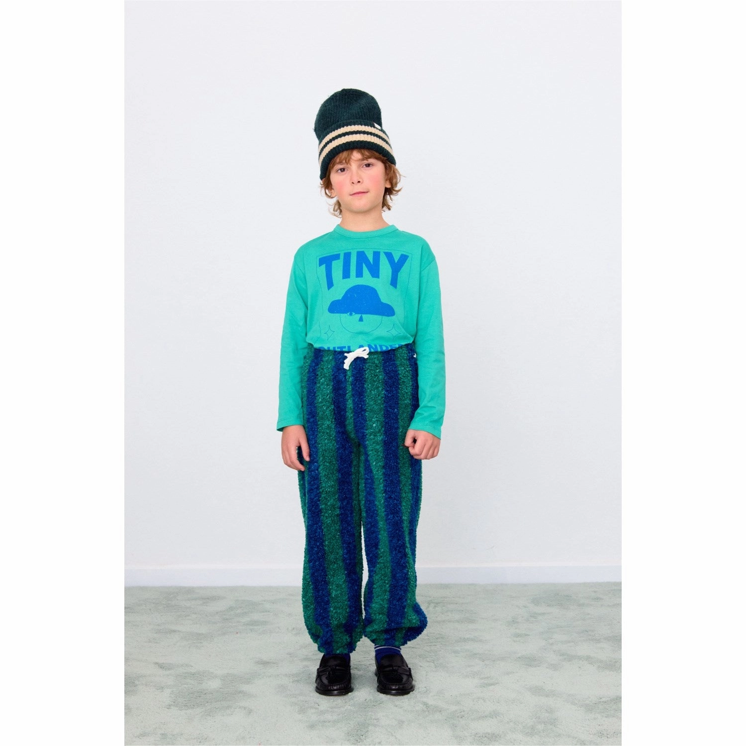 Chic Ensemble TinyCottons Emerald Outlander Graphic Sleeve T-Shirt