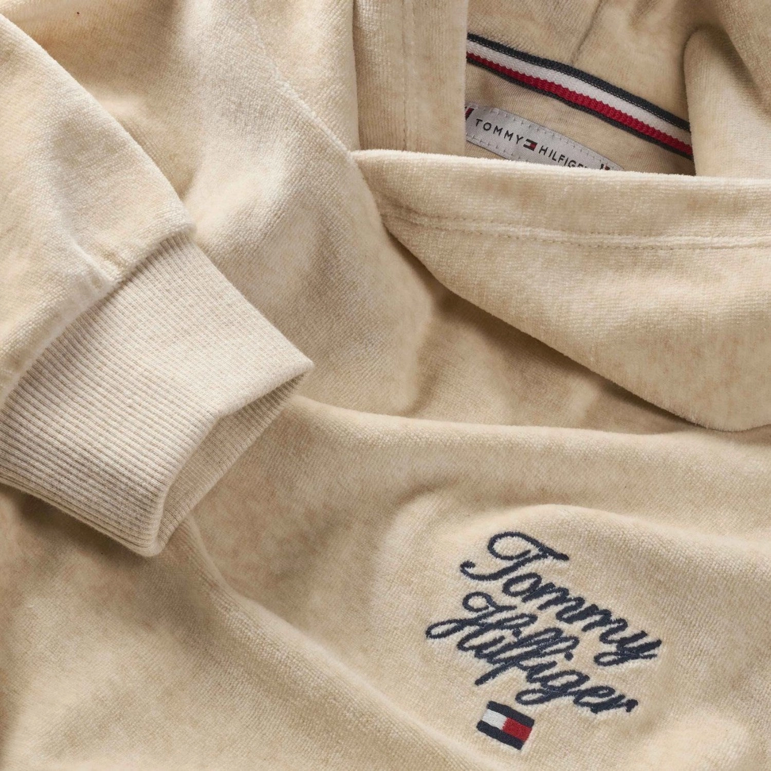 Bear like Tommy Hilfiger Heathered Oat Script Velour Hoodie
