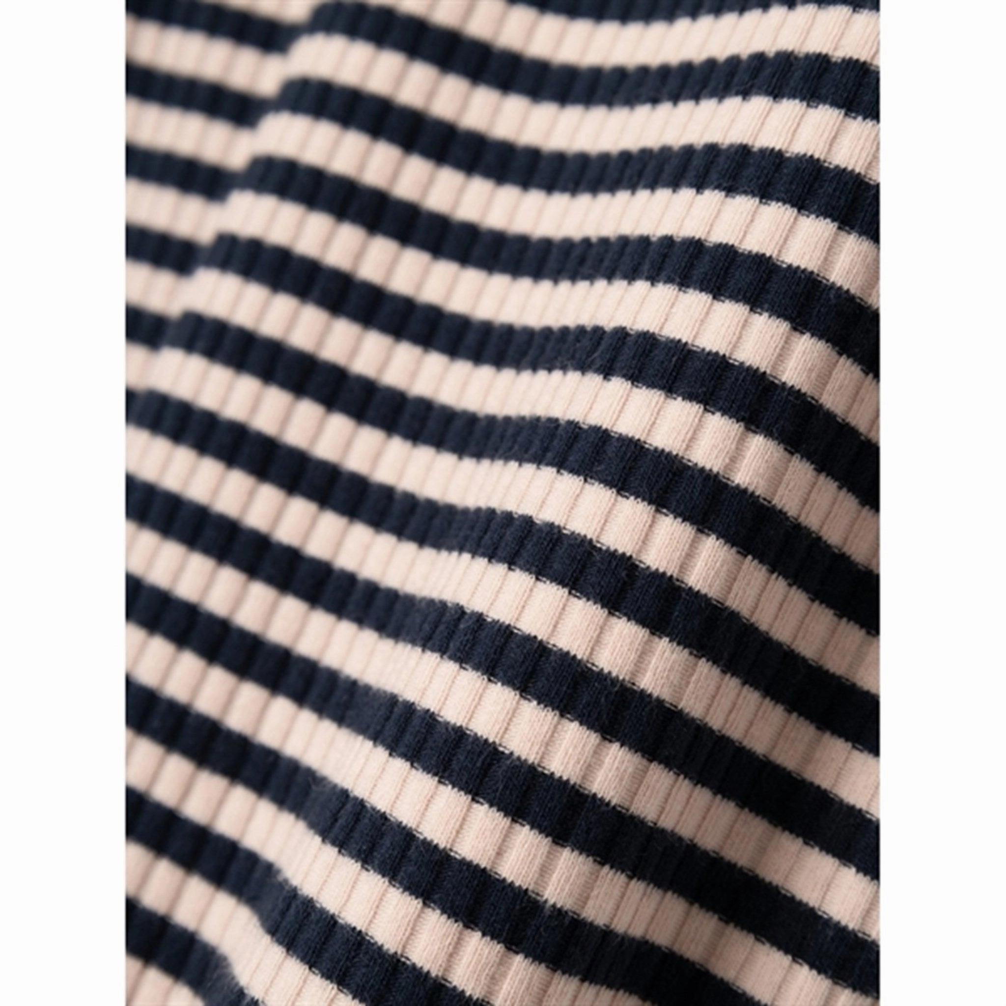 Name it Jet Stream Vemma Slim Blouse Patterned Design Vintage Style