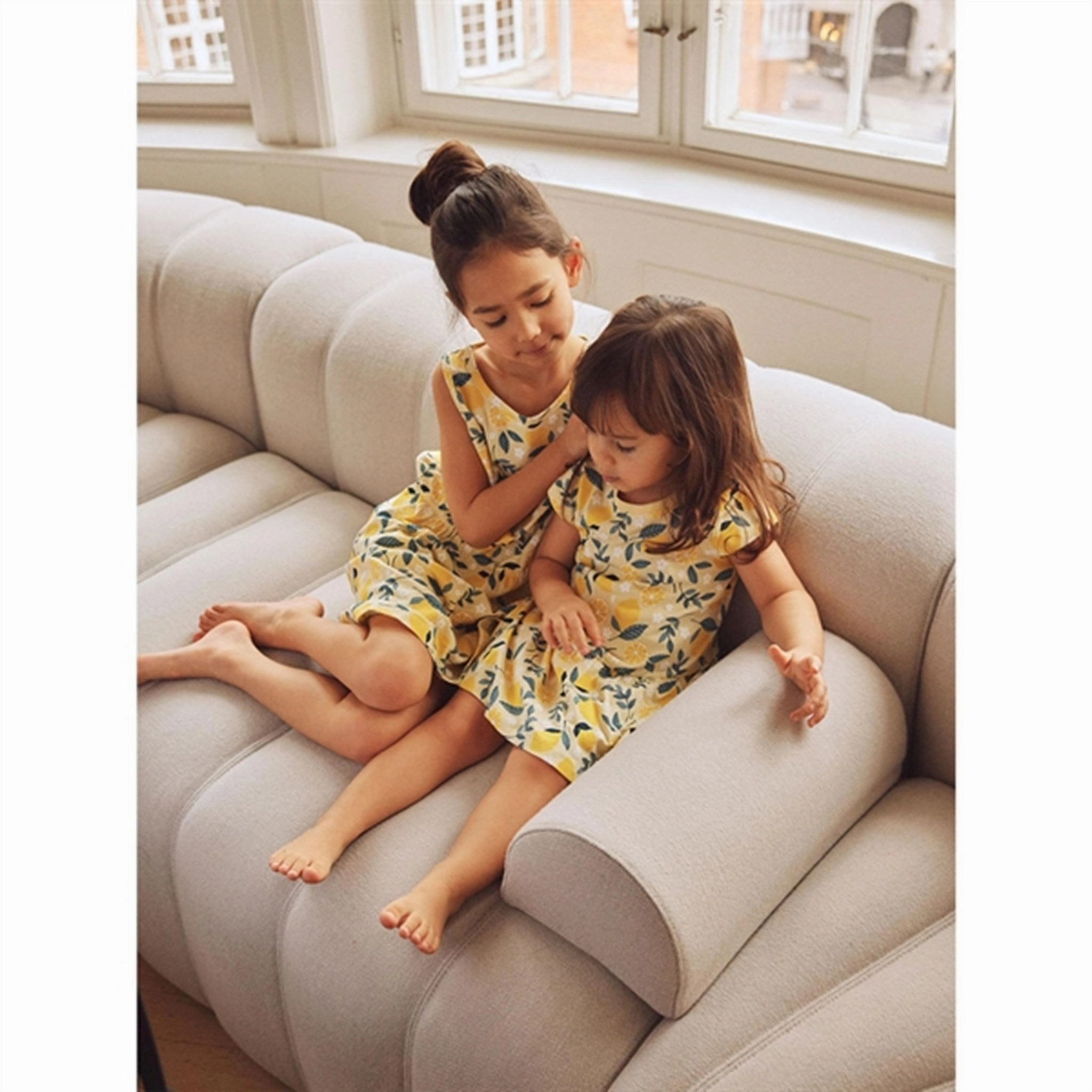 Perfect Layer Airy Drape Name it Double Cream Lemon AOP Vigga Dress