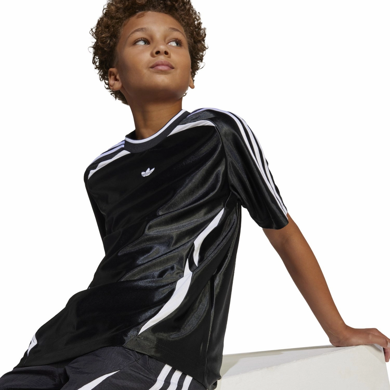 adidas Originals Black T-Shirt Summer Casual Chilly Day Essentials