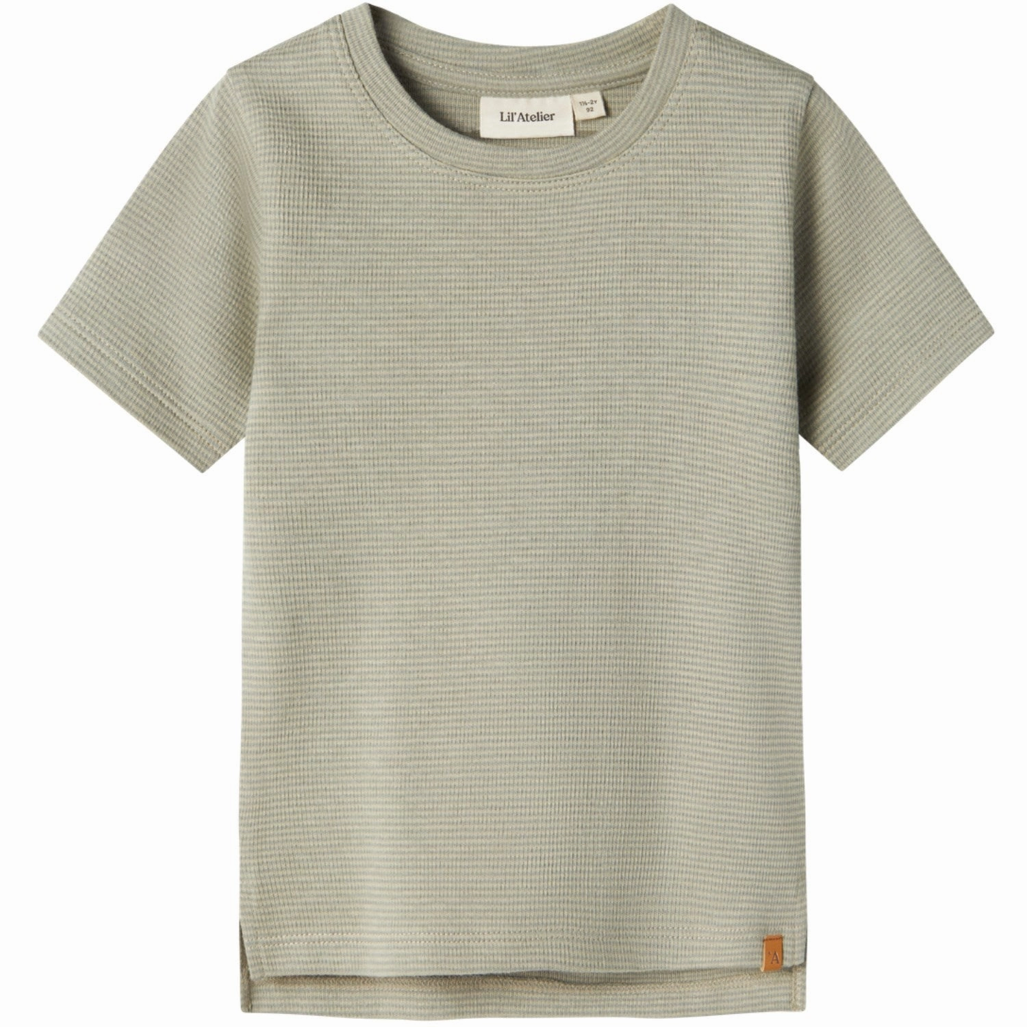Day-to-Night Look Classic Chic Lil'Atelier Moss Gray Feng Slim T-Shirt